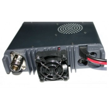 Yaesu FT-8800R 144/430 MHz FM 雙頻無線電車機 Yaesu FT-8800R 144/430 MHz FM 雙頻無線電車機